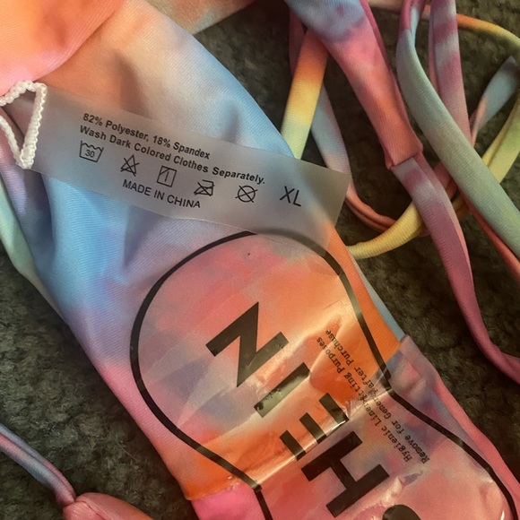 Pastel tie dye w sarong + green ruffled TRIANGLE BIKINI - Picture 2 of 6